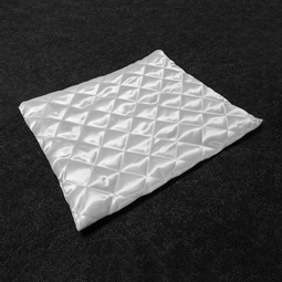 Coussin blanc matelassé en satin pour petit cercueil